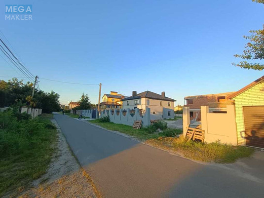 Продаж дома, 2&nbsp;поверху, 267&nbsp;кв.м, 5&nbsp;кімнат, ділянка 10,20&nbsp;соток, <a class="location-link" href="/pogreby-selo-kv-brovarskij-rajon/" title="Недвижимость Погреби">Погреби</a>, Ратушного, 6 (изображение 2)