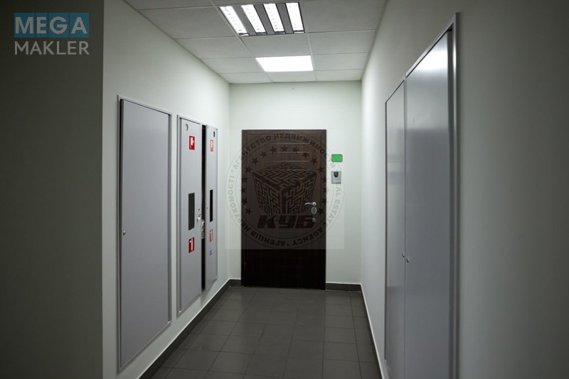Продаж 5 кімнатної квартири (320/127/28), 8 пов. 9 пов. будинку, <a class="location-link" href="/kiev/" title="Недвижимость Київ">Київ</a>, <a class="location-link" href="/kiev/shevchenkovskij/" title="Недвижимость Шевченківський район">Шевченківський р-н</a>, Берестейський 42 ( <img src="https://megamakler.com.ua/metro/ff0000.gif" alt="" class="metro" /> м. Шулявская, 7 ) (изображение 32)