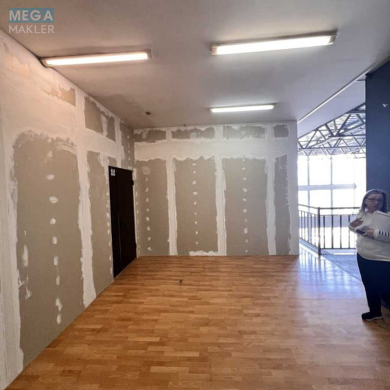 Оренда окремої будівлі/побудови, 1 000 кв.м, <a class="location-link" href="/kiev/" title="Недвижимость Київ">Київ</a>, <a class="location-link" href="/kiev/obolonskij/" title="Недвижимость Оболонський район">Оболонський р-н</a>, Московський просп., 8 (изображение 8)