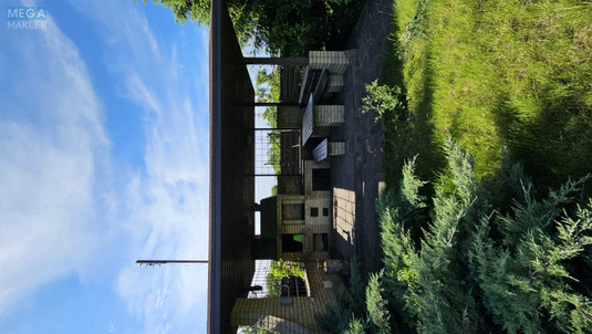 Продаж дома, 2&nbsp;поверху, 320&nbsp;кв.м, 6&nbsp;кімнат, ділянка 22&nbsp;сотки, <a class="location-link" href="/kurilovka/" title="Недвижимость Курилівка">Курилівка</a>, Озерная, 2а (изображение 2)