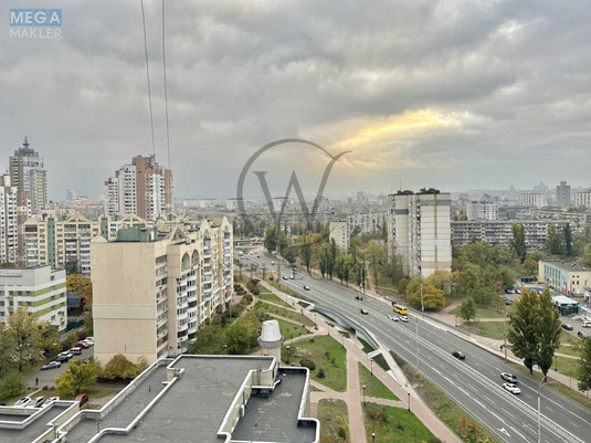 Продаж 5 кімнатної квартири (245/147/32), 15 пов. 16 пов. будинку, <a class="location-link" href="/kiev/" title="Недвижимость Київ">Київ</a>, <a class="location-link" href="/kiev/obolonskij/" title="Недвижимость Оболонський район">Оболонський р-н</a>, Героев Сталинграда просп., 22 (изображение 11)