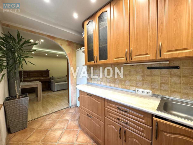 Продаж 3 кімнатної квартири (64,5/44/6,9), 3 пов. 9 пов. будинку, <a class="location-link" href="/kiev/" title="Недвижимость Київ">Київ</a>, <a class="location-link" href="/kiev/solomenskij/" title="Недвижимость Солом'янський район">Солом'янський р-н</a>, Курська вул., 11 (изображение 4)