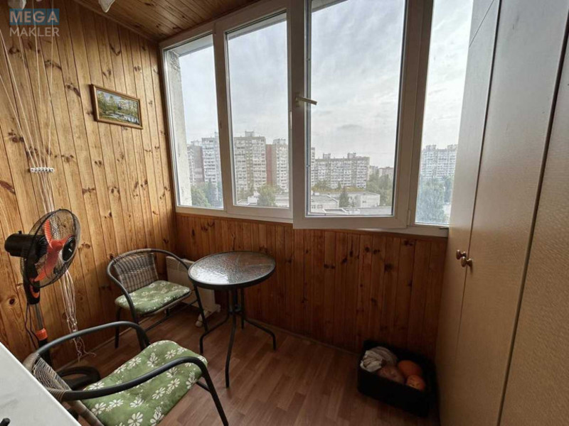Продаж 1 кімнатної квартири (43,2/18/8,4), 10 пов. 16 пов. будинку, <a class="location-link" href="/kiev/" title="Недвижимость Київ">Київ</a>, <a class="location-link" href="/kiev/darnickij/" title="Недвижимость Дарницький район">Дарницький р-н</a>, Ревуцького вул., 11г (изображение 2)