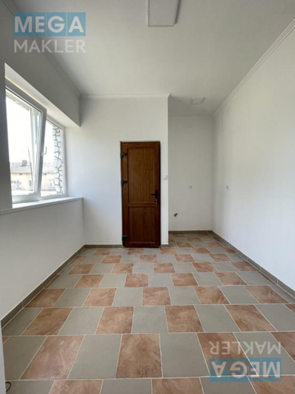 Оренда приміщення у нежитловому будинку, свіжий ремонт, <a class="location-link" href="/komarno/" title="Недвижимость Комарно">Комарно</a>, Івана Франка 10 (изображение 5)