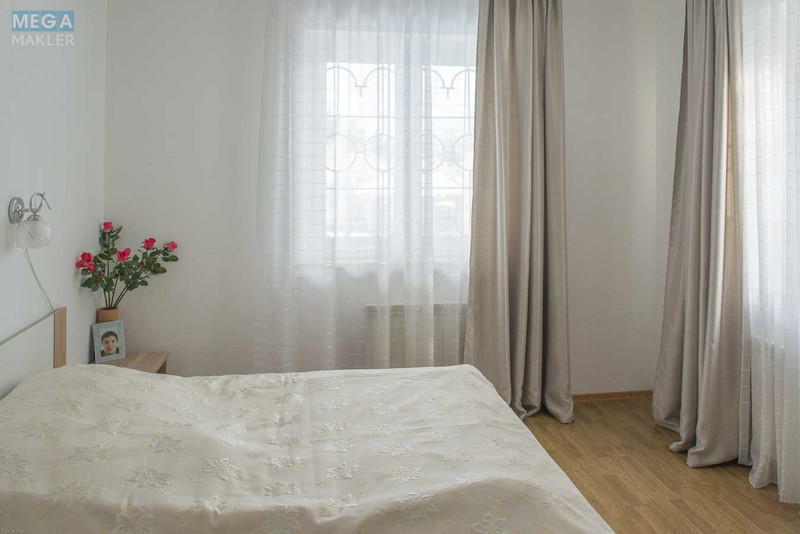 Продаж дома, 2 поверху, 320 кв.м, 6 кімнат, ділянка 12 соток, <a class="location-link" href="/yubilejnoe-pgt/" title="Недвижимость Ювілейне">Ювілейне</a>, Новый, 3 (изображение 8)