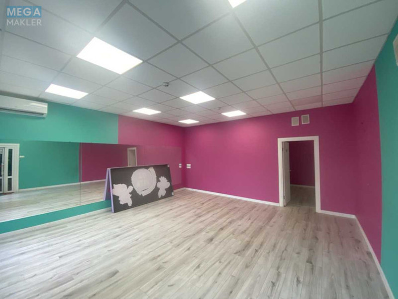 Продаж окремої будівлі/побудови, 116 кв.м, <a class="location-link" href="/kiev/" title="Недвижимость Київ">Київ</a>, <a class="location-link" href="/kiev/podolskij/" title="Недвижимость Подільський район">Подільський р-н</a>, Георгия Гонгадзе просп., 20 (изображение 4)