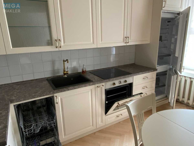 Оренда 3 кімнатної квартири, <a class="location-link" href="/kiev/" title="Недвижимость Київ">Київ</a>, <a class="location-link" href="/kiev/pecherskij/" title="Недвижимость Печерський район">Печерський р-н</a>, Леси Украинки бульв., 21Б (изображение 4)