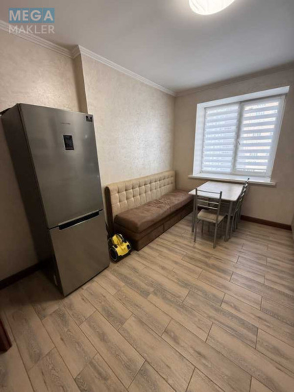 Оренда 2 кімнатної квартири, <a class="location-link" href="/kiev/" title="Недвижимость Київ">Київ</a>, <a class="location-link" href="/kiev/svyatoshinskij/" title="Недвижимость Святошинський район">Святошинський р-н</a>, Академика Вернадского бульв., 24 (изображение 9)