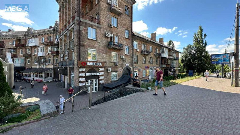 Продаж комерційної нерухомості, 112&nbsp;кв.м, под магазин, <a class="location-link" href="/kiev/" title="Недвижимость Київ">Київ</a>, <a class="location-link" href="/kiev/pecherskij/" title="Недвижимость Печерський район">Печерський р-н</a>, Михайла Бойчука вул., 1/2 (изображение 4)