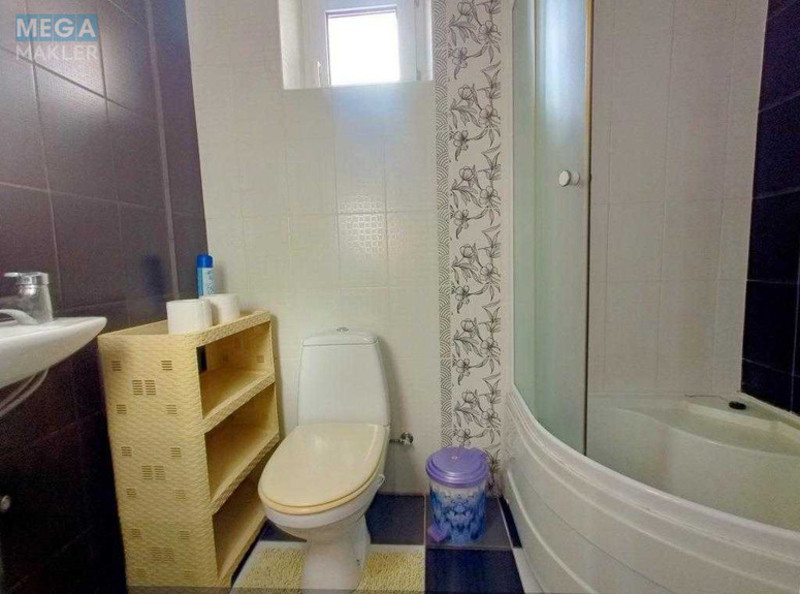 Продаж дома, 2 поверху, 222 кв.м, 5 кімнат, ділянка 6 соток, <a class="location-link" href="/kiev/" title="Недвижимость Київ">Київ</a>, <a class="location-link" href="/kiev/darnickij/" title="Недвижимость Дарницький район">Дарницький р-н</a>, Центральная ул. (изображение 21)