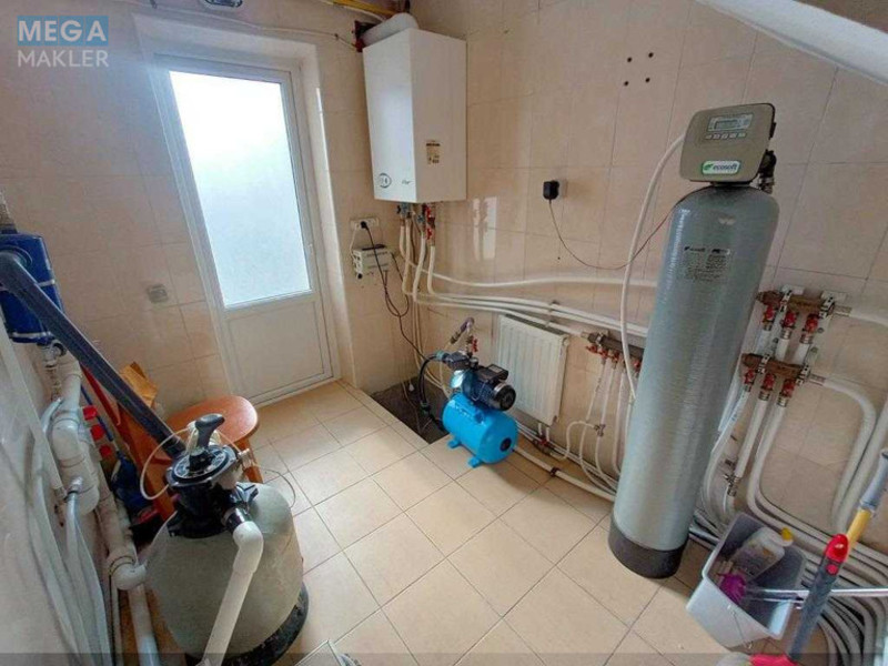 Продаж дома, 2 поверху, 222 кв.м, 5 кімнат, ділянка 6 соток, <a class="location-link" href="/kiev/" title="Недвижимость Київ">Київ</a>, <a class="location-link" href="/kiev/darnickij/" title="Недвижимость Дарницький район">Дарницький р-н</a>, Центральная ул. (изображение 25)