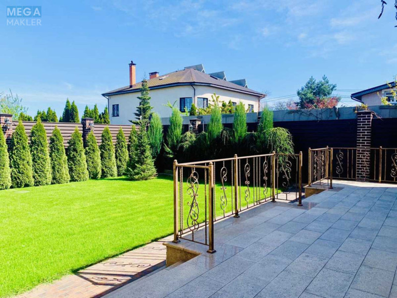 Продаж дома, 3 поверху, 550 кв.м, 11 кімнат, ділянка 7 соток, <a class="location-link" href="/kiev/" title="Недвижимость Київ">Київ</a>, <a class="location-link" href="/kiev/darnickij/" title="Недвижимость Дарницький район">Дарницький р-н</a>, 70-я Садовая ул. (изображение 4)