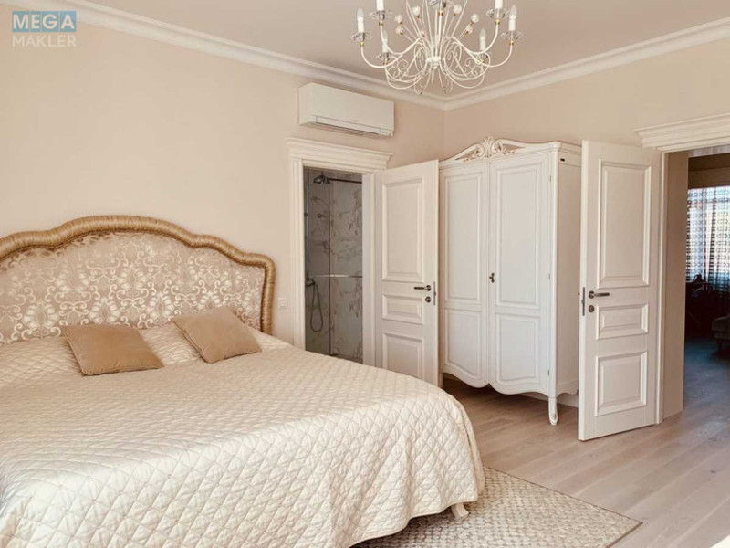 Продаж дома, 3 поверху, 550 кв.м, 11 кімнат, ділянка 7 соток, <a class="location-link" href="/kiev/" title="Недвижимость Київ">Київ</a>, <a class="location-link" href="/kiev/darnickij/" title="Недвижимость Дарницький район">Дарницький р-н</a>, 70-я Садовая ул. (изображение 16)