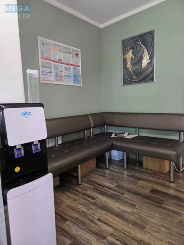 Оренда комерційної нерухомості, 38 кв.м, <a class="location-link" href="/kiev/" title="Недвижимость Київ">Київ</a>, <a class="location-link" href="/kiev/svyatoshinskij/" title="Недвижимость Святошинський район">Святошинський р-н</a>, Чорнобильська вул., 18 (изображение 4)