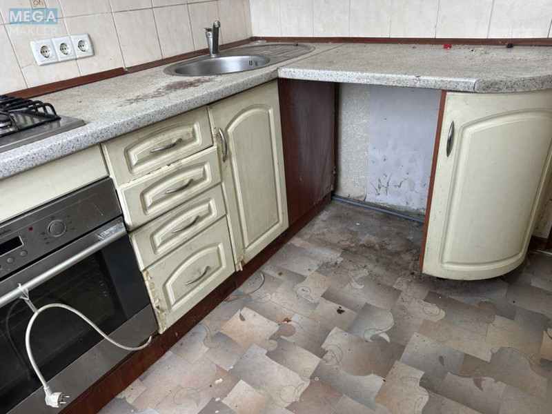 Продаж 3 кімнатної квартири (57/41/7), 9 пов. 9 пов. будинку, <a class="location-link" href="/kiev/" title="Недвижимость Київ">Київ</a>, <a class="location-link" href="/kiev/solomenskij/" title="Недвижимость Солом'янський район">Солом'янський р-н</a>, Волгоградська вул., 37 (изображение 17)