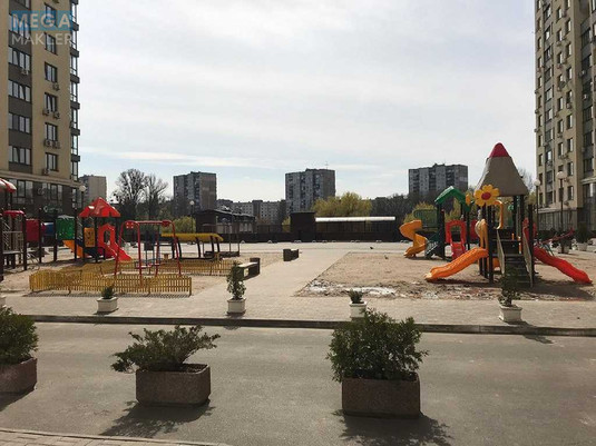 Продаж 2 кімнатної квартири (85,7/37/16,5), 6 пов. 21 пов. будинку, <a class="location-link" href="/kiev/" title="Недвижимость Київ">Київ</a>, <a class="location-link" href="/kiev/goloseevskij/" title="Недвижимость Голосіївський район">Голосіївський р-н</a>, Маршала Конєва вул., 10/1 (изображение 2)