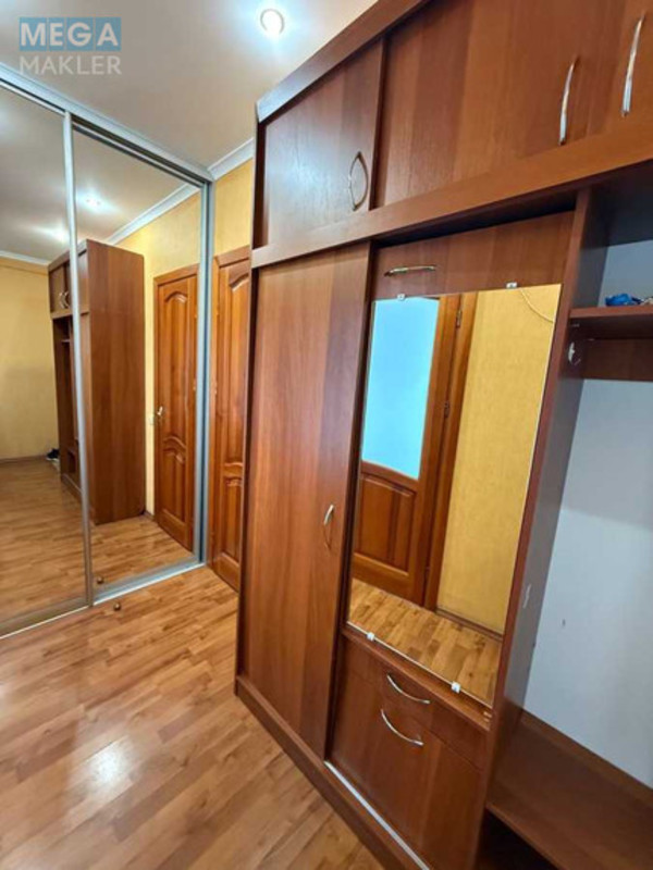 Продаж 1 кімнатної квартири (43/18/12), 16 пов. 25 пов. будинку, <a class="location-link" href="/kiev/" title="Недвижимость Київ">Київ</a>, <a class="location-link" href="/kiev/svyatoshinskij/" title="Недвижимость Святошинський район">Святошинський р-н</a>, Верховинная ул., 35 (изображение 13)