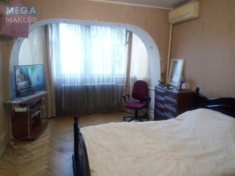 Продаж 1 кімнатної квартири (39/17/8), 2 пов. 5 пов. будинку, <a class="location-link" href="/kiev/" title="Недвижимость Київ">Київ</a>, <a class="location-link" href="/kiev/podolskij/" title="Недвижимость Подільський район">Подільський р-н</a>, Волоська вул., 32/34 (изображение 2)