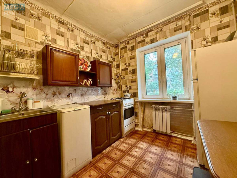 Продаж 2 кімнатної квартири (43/27/6,6), 1 пов. 5 пов. будинку, <a class="location-link" href="/kiev/" title="Недвижимость Київ">Київ</a>, <a class="location-link" href="/kiev/shevchenkovskij/" title="Недвижимость Шевченківський район">Шевченківський р-н</a>, Олены Телиги ул., 37 (изображение 7)