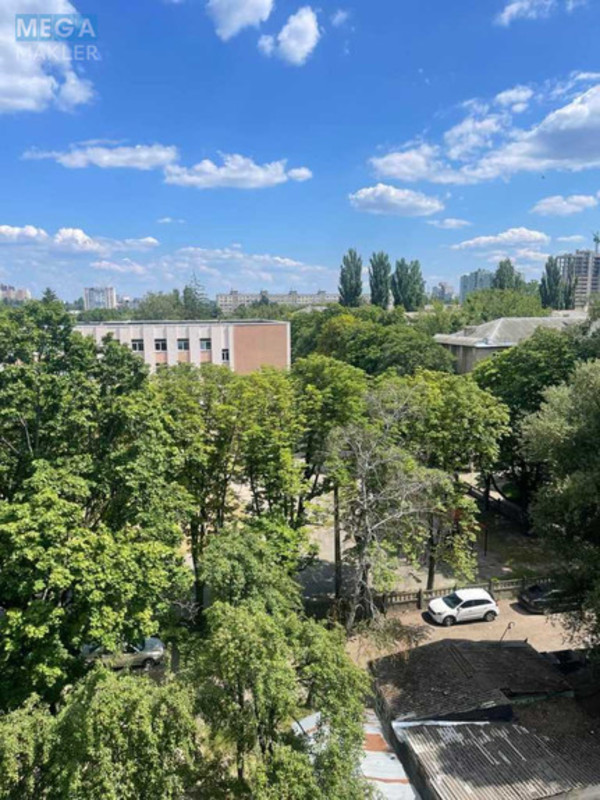 Оренда 3 кімнатної квартири, <a class="location-link" href="/kiev/" title="Недвижимость Київ">Київ</a>, <a class="location-link" href="/kiev/solomenskij/" title="Недвижимость Солом'янський район">Солом'янський р-н</a>, Донца Михаила ул., 21А (изображение 10)