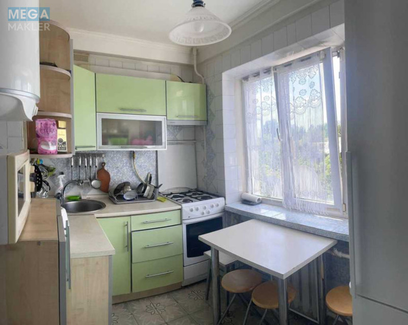 Оренда 3 кімнатної квартири, <a class="location-link" href="/kiev/" title="Недвижимость Київ">Київ</a>, <a class="location-link" href="/kiev/solomenskij/" title="Недвижимость Солом'янський район">Солом'янський р-н</a>, Донца Михаила ул., 21А (изображение 11)