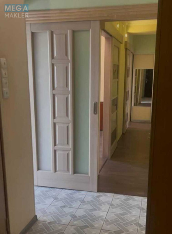 Оренда 3 кімнатної квартири, <a class="location-link" href="/kiev/" title="Недвижимость Київ">Київ</a>, <a class="location-link" href="/kiev/solomenskij/" title="Недвижимость Солом'янський район">Солом'янський р-н</a>, Донца Михаила ул., 21А (изображение 12)