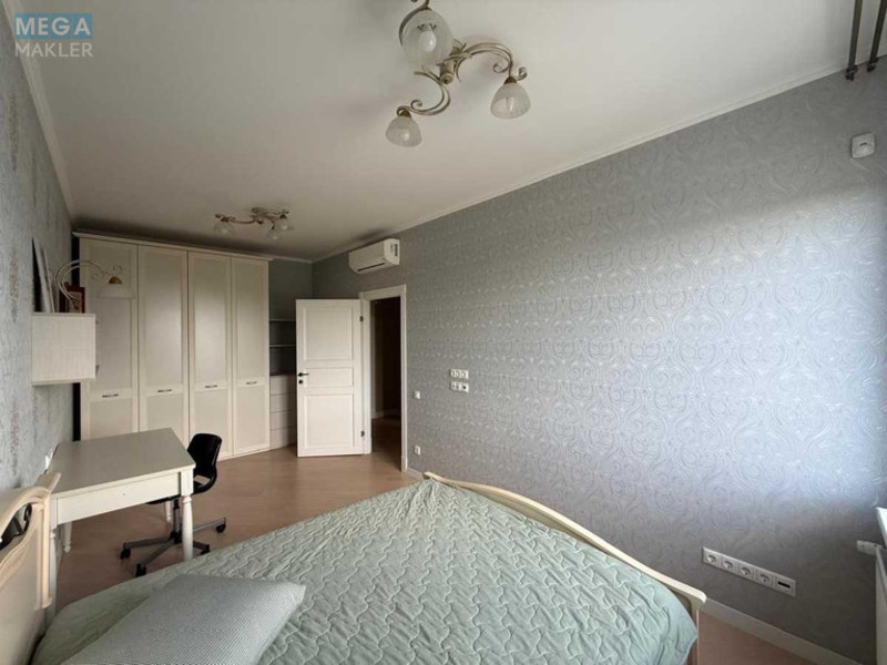 Продаж дома, 2 поверху, 350 кв.м, 7 кімнат, ділянка 8 соток, <a class="location-link" href="/kiev/" title="Недвижимость Київ">Київ</a>, <a class="location-link" href="/kiev/goloseevskij/" title="Недвижимость Голосіївський район">Голосіївський р-н</a>, Максима Рильського вул. (изображение 14)
