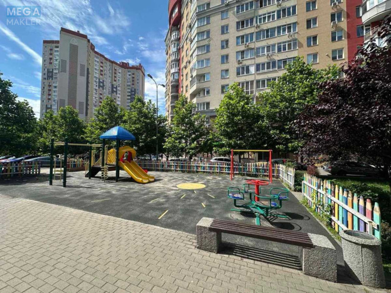 Продаж 3 кімнатної квартири (110/55/18), 2 пов. 5 пов. будинку, <a class="location-link" href="/kiev/" title="Недвижимость Київ">Київ</a>, <a class="location-link" href="/kiev/goloseevskij/" title="Недвижимость Голосіївський район">Голосіївський р-н</a>, Михайла Ломоносова вул., 48 (изображение 16)