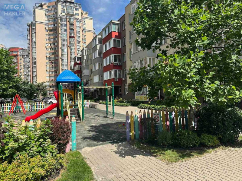 Продаж 3 кімнатної квартири (110/55/18), 2 пов. 5 пов. будинку, <a class="location-link" href="/kiev/" title="Недвижимость Київ">Київ</a>, <a class="location-link" href="/kiev/goloseevskij/" title="Недвижимость Голосіївський район">Голосіївський р-н</a>, Михайла Ломоносова вул., 48 (изображение 17)