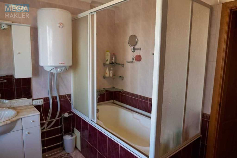 Продаж 3 кімнатної квартири (73/?/8), 7 пов. 9 пов. будинку, <a class="location-link" href="/kiev/" title="Недвижимость Київ">Київ</a>, <a class="location-link" href="/kiev/obolonskij/" title="Недвижимость Оболонський район">Оболонський р-н</a>, Маршала Малиновского ул., 3б (изображение 9)