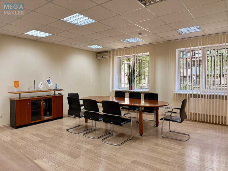 Оренда комерційної нерухомості, 316 кв.м, под офис, <a class="location-link" href="/odessa/" title="Недвижимость Одеса">Одеса</a>, <a class="location-link" href="/odessa/malinovskij/" title="Недвижимость Малиновський район">Малиновський р-н</a>, Генерала Петрова, 49/1 (изображение 8)