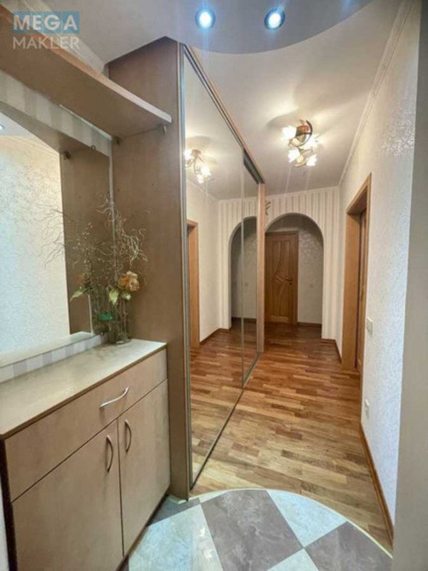 Оренда 3 кімнатної квартири, <a class="location-link" href="/odessa/" title="Недвижимость Одеса">Одеса</a>, <a class="location-link" href="/odessa/malinovskij/" title="Недвижимость Малиновський район">Малиновський р-н</a>, Варненская, 7/4 (изображение 8)