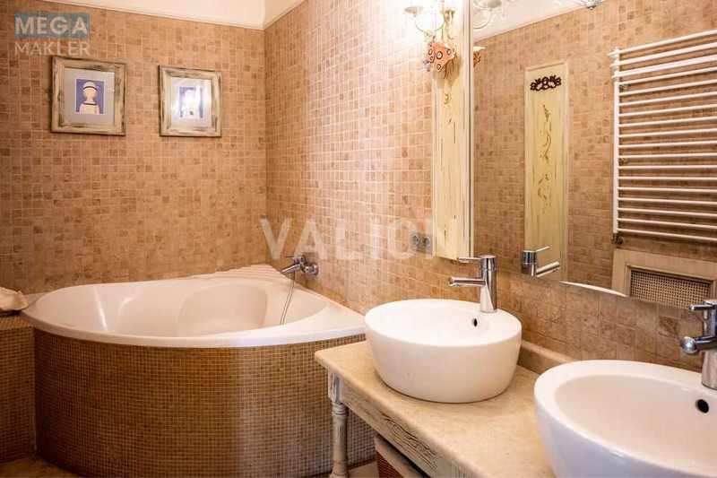 Продаж дома, 3&nbsp;поверху, 708&nbsp;кв.м, 7&nbsp;кімнат, ділянка 12&nbsp;соток, <a class="location-link" href="/kryukovshina/" title="Недвижимость Крюківщина">Крюківщина</a>, Сагайдачного, 17 (изображение 16)