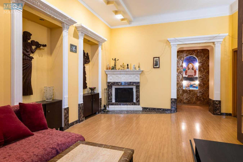 Продаж 4 кімнатної квартири (154/69/15), 1 пов. 3 пов. будинку, <a class="location-link" href="/lviv/" title="Недвижимость Львів">Львів</a>, <a class="location-link" href="/lviv/frankovskij/" title="Недвижимость Франківський район">Франківський р-н</a>, Жуковського (изображение 2)