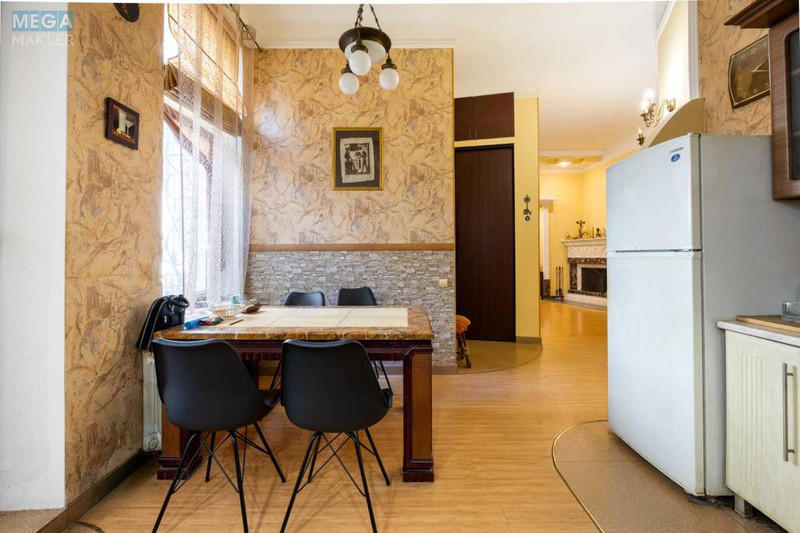 Продаж 4 кімнатної квартири (154/69/15), 1 пов. 3 пов. будинку, <a class="location-link" href="/lviv/" title="Недвижимость Львів">Львів</a>, <a class="location-link" href="/lviv/frankovskij/" title="Недвижимость Франківський район">Франківський р-н</a>, Жуковського (изображение 3)