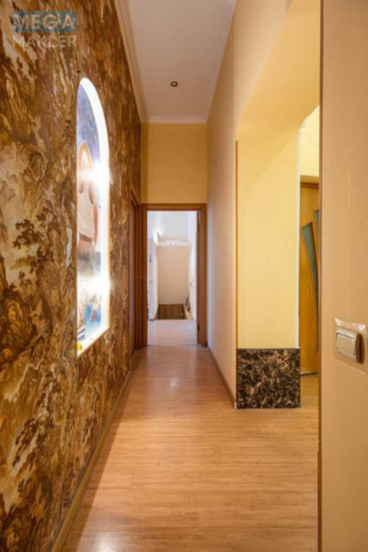 Продаж 4 кімнатної квартири (154/69/15), 1 пов. 3 пов. будинку, <a class="location-link" href="/lviv/" title="Недвижимость Львів">Львів</a>, <a class="location-link" href="/lviv/frankovskij/" title="Недвижимость Франківський район">Франківський р-н</a>, Жуковського (изображение 4)