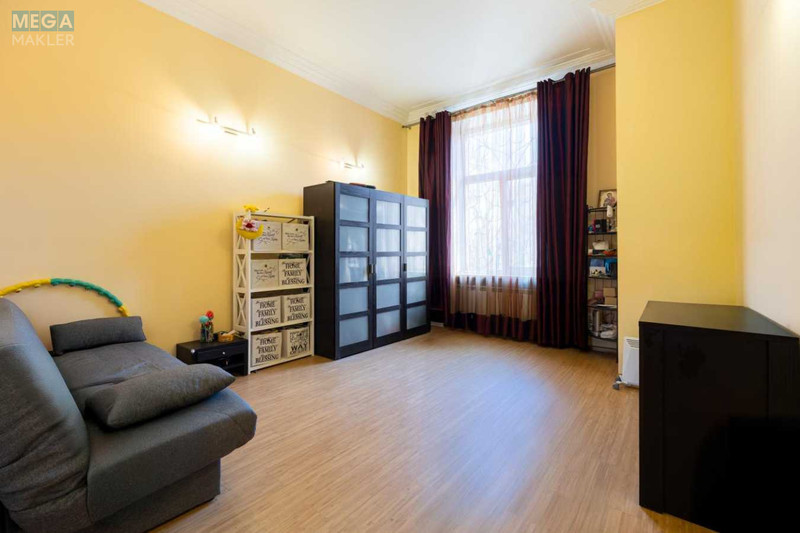 Продаж 4 кімнатної квартири (154/69/15), 1 пов. 3 пов. будинку, <a class="location-link" href="/lviv/" title="Недвижимость Львів">Львів</a>, <a class="location-link" href="/lviv/frankovskij/" title="Недвижимость Франківський район">Франківський р-н</a>, Жуковського (изображение 7)