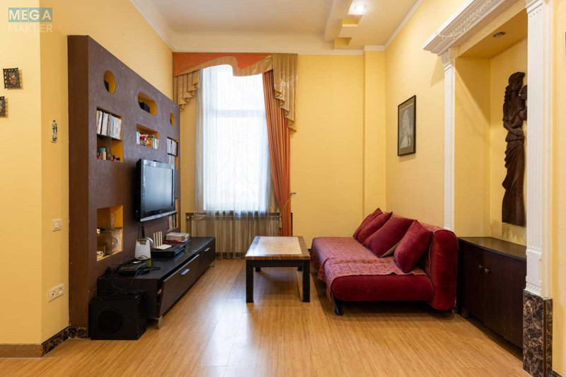 Продаж 4 кімнатної квартири (154/69/15), 1 пов. 3 пов. будинку, <a class="location-link" href="/lviv/" title="Недвижимость Львів">Львів</a>, <a class="location-link" href="/lviv/frankovskij/" title="Недвижимость Франківський район">Франківський р-н</a>, Жуковського (изображение 13)