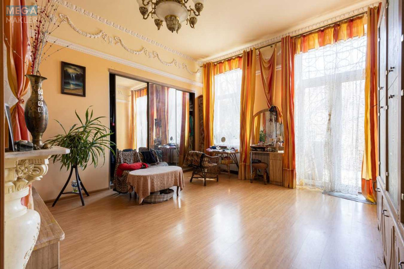 Продаж 4 кімнатної квартири (154/69/15), 1 пов. 3 пов. будинку, <a class="location-link" href="/lviv/" title="Недвижимость Львів">Львів</a>, <a class="location-link" href="/lviv/frankovskij/" title="Недвижимость Франківський район">Франківський р-н</a>, Жуковського (изображение 14)