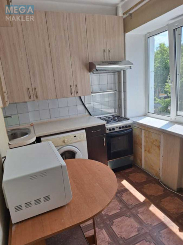 Оренда 2 кімнатної квартири, <a class="location-link" href="/kiev/" title="Недвижимость Київ">Київ</a>, <a class="location-link" href="/kiev/solomenskij/" title="Недвижимость Солом'янський район">Солом'янський р-н</a>, Ніщинського вул., 6 (изображение 10)