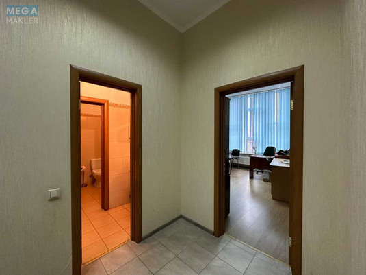 Продаж комерційної нерухомості, 212&nbsp;кв.м, под офис, <a class="location-link" href="/kiev/" title="Недвижимость Київ">Київ</a>, <a class="location-link" href="/kiev/solomenskij/" title="Недвижимость Солом'янський район">Солом'янський р-н</a>, Эрнста ул., 16В (изображение 6)
