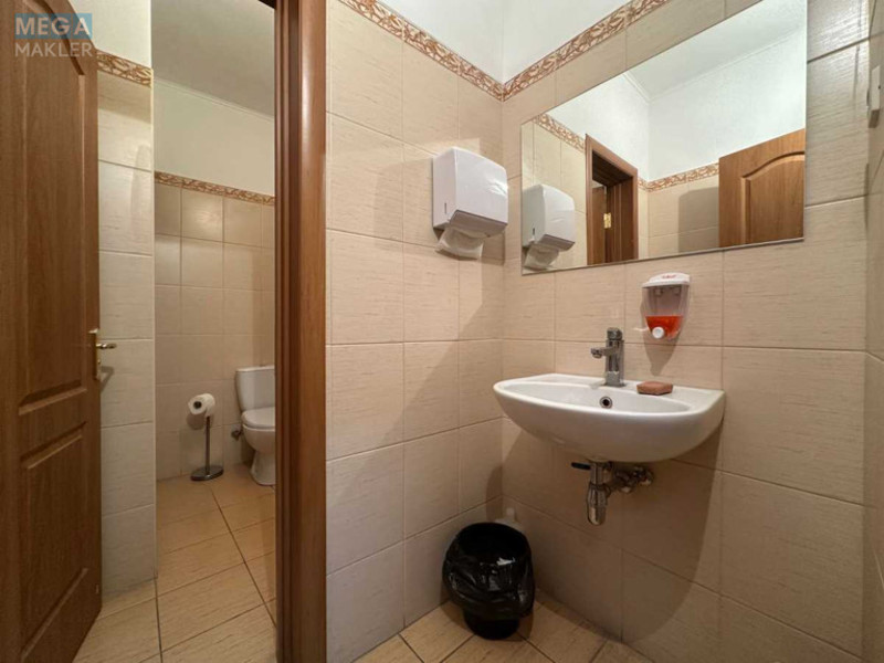 Продаж комерційної нерухомості, 212&nbsp;кв.м, под офис, <a class="location-link" href="/kiev/" title="Недвижимость Київ">Київ</a>, <a class="location-link" href="/kiev/solomenskij/" title="Недвижимость Солом'янський район">Солом'янський р-н</a>, Эрнста ул., 16В (изображение 8)