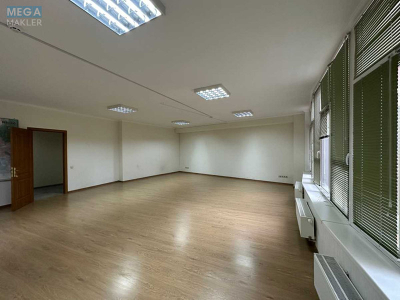 Продаж комерційної нерухомості, 212&nbsp;кв.м, под офис, <a class="location-link" href="/kiev/" title="Недвижимость Київ">Київ</a>, <a class="location-link" href="/kiev/solomenskij/" title="Недвижимость Солом'янський район">Солом'янський р-н</a>, Эрнста ул., 16В (изображение 12)