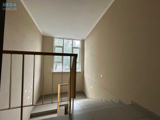 Продаж комерційної нерухомості, 212&nbsp;кв.м, под офис, <a class="location-link" href="/kiev/" title="Недвижимость Київ">Київ</a>, <a class="location-link" href="/kiev/solomenskij/" title="Недвижимость Солом'янський район">Солом'янський р-н</a>, Эрнста ул., 16В (изображение 20)