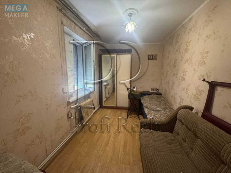 Продаж дома, 3 поверху, 160 кв.м, 8 кімнат, ділянка 5 соток, <a class="location-link" href="/kiev/" title="Недвижимость Київ">Київ</a>, <a class="location-link" href="/kiev/darnickij/" title="Недвижимость Дарницький район">Дарницький р-н</a>, 8-а Лугова вул., 31 (изображение 10)