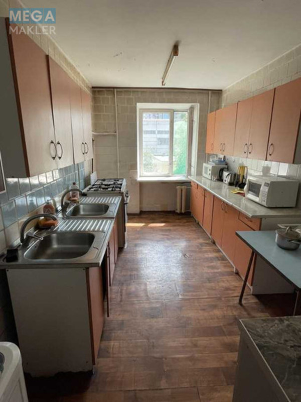 Продаж 7 кімнатної квартири (23/?/?), 3 пов. 9 пов. будинку, <a class="location-link" href="/kiev/" title="Недвижимость Київ">Київ</a>, <a class="location-link" href="/kiev/obolonskij/" title="Недвижимость Оболонський район">Оболонський р-н</a>, Маршала Рокоссовського просп., 8А (изображение 3)