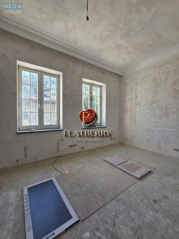Продаж дома, 2&nbsp;поверху, 658&nbsp;кв.м, 8&nbsp;кімнат, ділянка 19,70&nbsp;соток, <a class="location-link" href="/kiev/" title="Недвижимость Київ">Київ</a>, <a class="location-link" href="/kiev/svyatoshinskij/" title="Недвижимость Святошинський район">Святошинський р-н</a>, Прорезная ул., 1 (изображение 14)