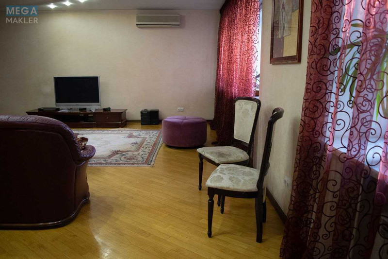 Продаж 4 кімнатної квартири (226/128/19), 2 пов. 17 пов. будинку, <a class="location-link" href="/kiev/" title="Недвижимость Київ">Київ</a>, <a class="location-link" href="/kiev/obolonskij/" title="Недвижимость Оболонський район">Оболонський р-н</a>, Маршала Тимошенко ул., 29 (изображение 12)