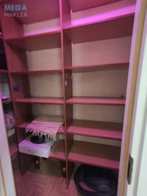 Оренда 2 кімнатної квартири, <a class="location-link" href="/kiev/" title="Недвижимость Київ">Київ</a>, <a class="location-link" href="/kiev/pecherskij/" title="Недвижимость Печерський район">Печерський р-н</a>, Джона Маккейна вул., 9 (изображение 2)