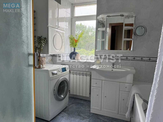 Оренда 4 кімнатні квартири, <a class="location-link" href="/kiev/" title="Недвижимость Київ">Київ</a>, <a class="location-link" href="/kiev/pecherskij/" title="Недвижимость Печерський район">Печерський р-н</a>, Виноградный пер., 4 (изображение 23)
